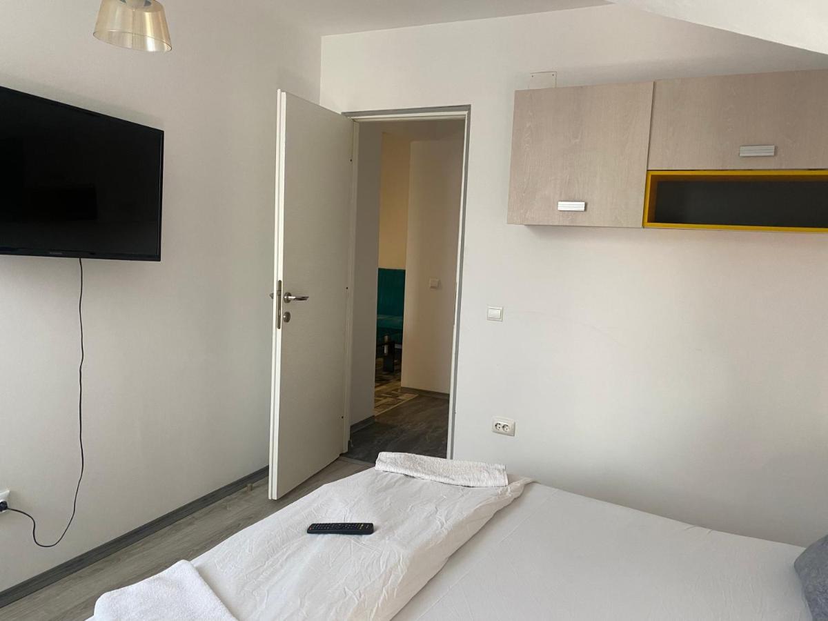 The Vintage - Wonderful Apartment In Best Location Craiova Extérieur photo