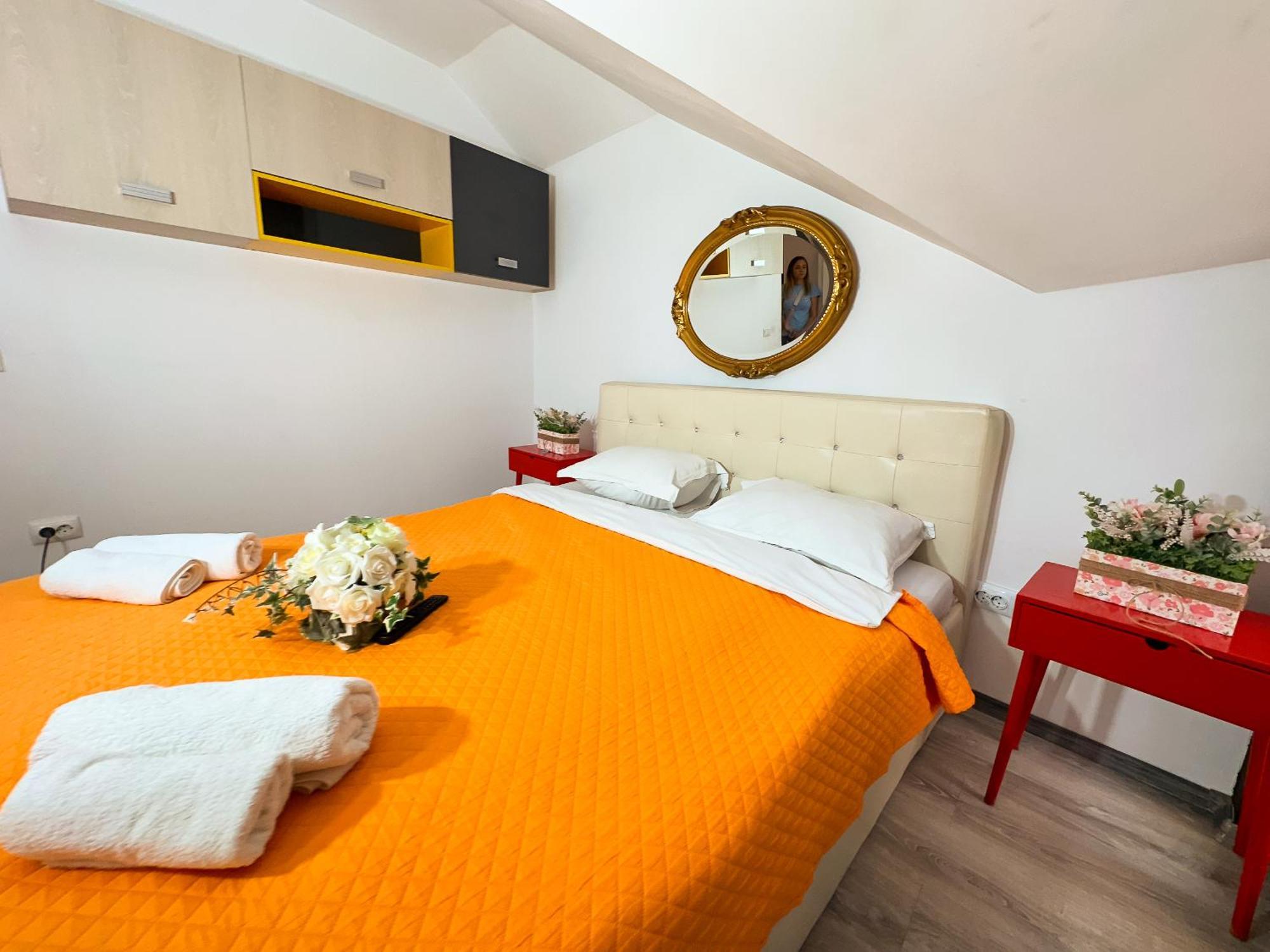 The Vintage - Wonderful Apartment In Best Location Craiova Extérieur photo